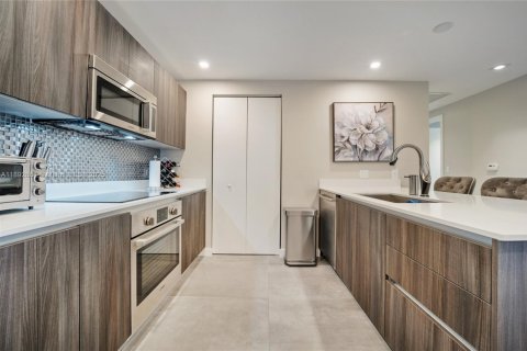 Copropriété à vendre à Miami, Floride: 3 chambres, 147.9 m2 № 1945164 - photo 10