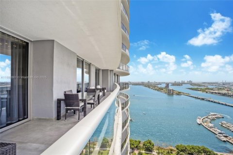 Copropriété à vendre à Miami, Floride: 3 chambres, 147.9 m2 № 1945164 - photo 1