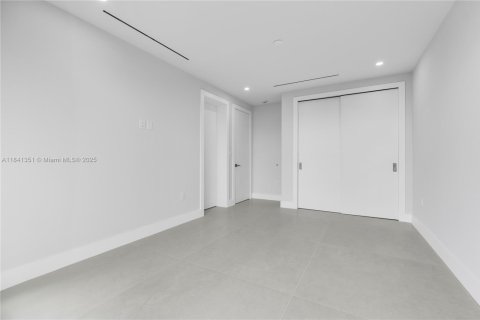 House in Key Biscayne, Florida 6 bedrooms, 327.02 sq.m. № 1836676 - photo 28