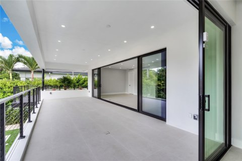 House in Key Biscayne, Florida 6 bedrooms, 327.02 sq.m. № 1836676 - photo 12