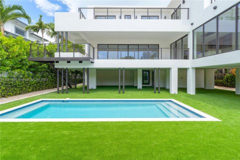 House in Key Biscayne, Florida 6 bedrooms, 327.02 sq.m. № 1836676 - photo 6