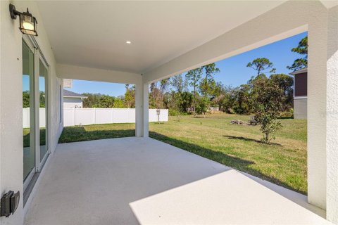 House in North Port, Florida 4 bedrooms, 173.54 sq.m. № 1823237 - photo 9
