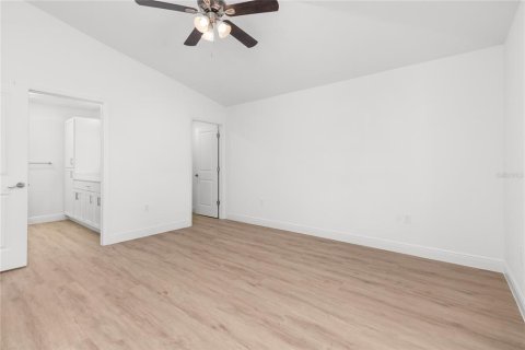 House in North Port, Florida 4 bedrooms, 173.54 sq.m. № 1823237 - photo 4