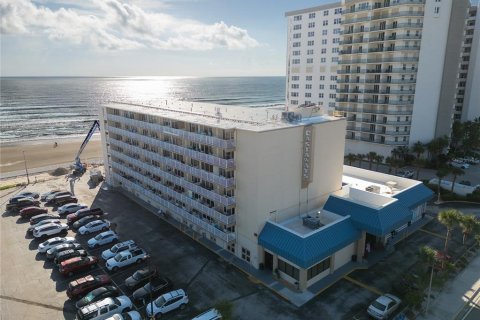 Condominio en venta en Daytona Beach, Florida, 4 habitaciones, 35.67 m2 № 1342309 - foto 2