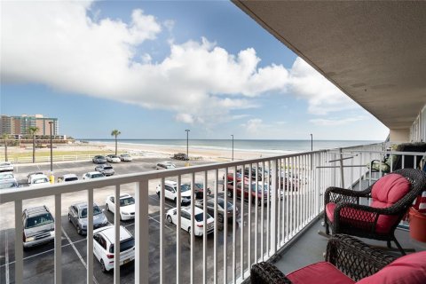 Condominio en venta en Daytona Beach, Florida, 4 habitaciones, 35.67 m2 № 1342309 - foto 1