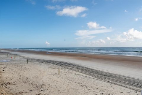 Condo in Daytona Beach, Florida, 4 rooms  № 1342309 - photo 20