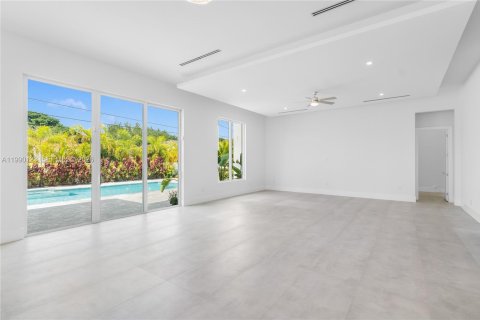 Villa ou maison à vendre à Doral, Floride: 5 chambres, 336.03 m2 № 2056951 - photo 12