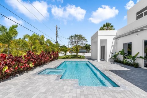 Villa ou maison à vendre à Doral, Floride: 5 chambres, 336.03 m2 № 2056951 - photo 4