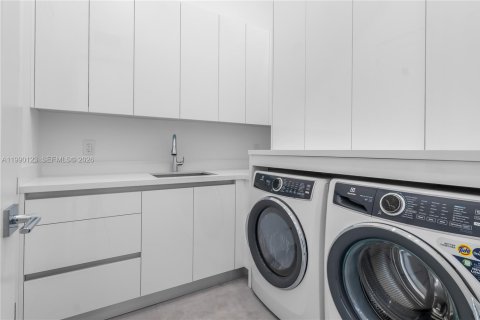 Villa ou maison à vendre à Doral, Floride: 5 chambres, 336.03 m2 № 2056951 - photo 22