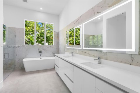 Villa ou maison à vendre à Doral, Floride: 5 chambres, 336.03 m2 № 2056951 - photo 17