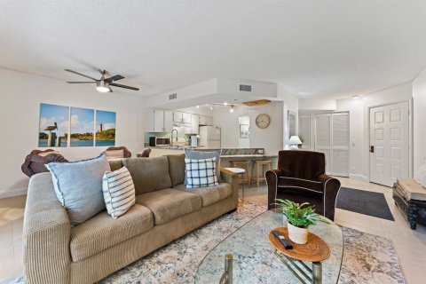 Condo in Jupiter, Florida, 1 bedroom  № 2182331 - photo 13