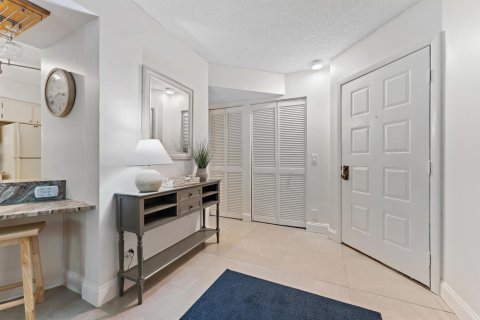 Condo in Jupiter, Florida, 1 bedroom  № 2182331 - photo 5