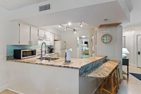 Condo in Jupiter, Florida, 1 bedroom  № 2182331 - photo 16