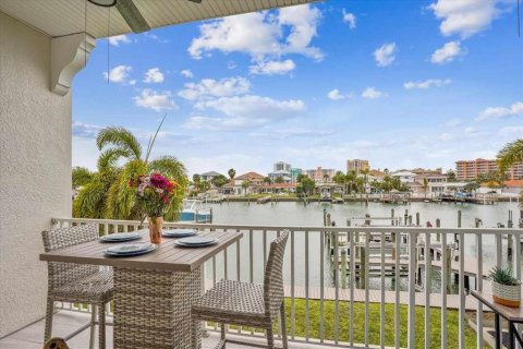Townhouse in Clearwater, Florida 3 bedrooms, 208.19 sq.m. № 1533983 - photo 19