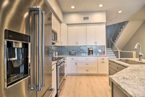 Townhouse in Clearwater, Florida 3 bedrooms, 208.19 sq.m. № 1533983 - photo 21