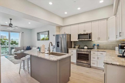 Townhouse in Clearwater, Florida 3 bedrooms, 208.19 sq.m. № 1533983 - photo 20