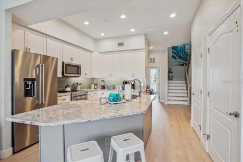 Townhouse in Clearwater, Florida 3 bedrooms, 208.19 sq.m. № 1533983 - photo 23
