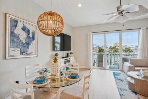 Townhouse in Clearwater, Florida 3 bedrooms, 208.19 sq.m. № 1533983 - photo 17