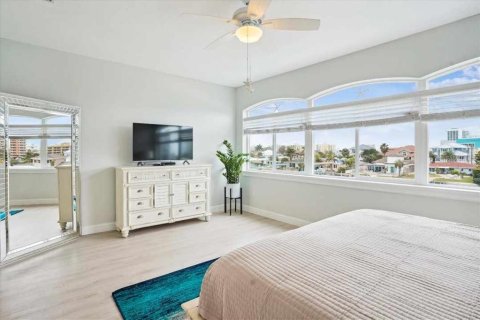 Townhouse in Clearwater, Florida 3 bedrooms, 208.19 sq.m. № 1533983 - photo 3