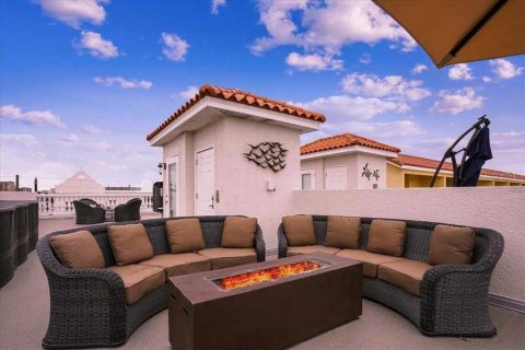 Townhouse in Clearwater, Florida 3 bedrooms, 208.19 sq.m. № 1533983 - photo 9