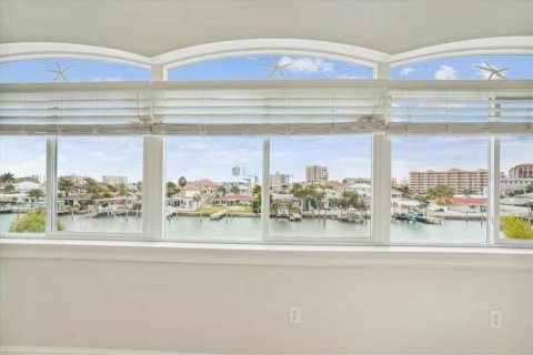 Townhouse in Clearwater, Florida 3 bedrooms, 208.19 sq.m. № 1533983 - photo 5