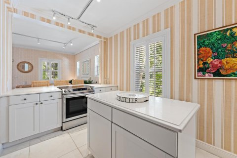 Apartment in Palm Beach, Florida 2 bedrooms, 93.55 sq.m. № 2175707 - photo 5