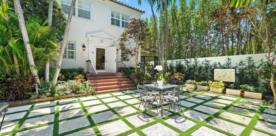 Apartment in Palm Beach, Florida 2 bedrooms, 93.55 sq.m. № 2175707