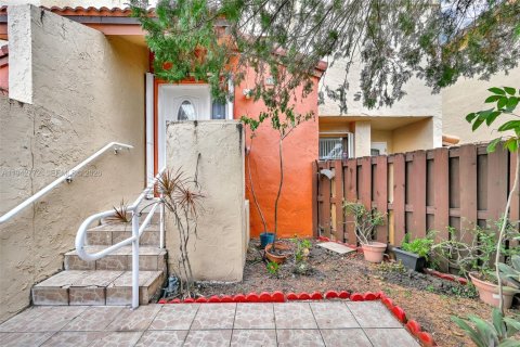 Copropriété à vendre à Miami, Floride: 3 chambres, 142.7 m2 № 2010881 - photo 7