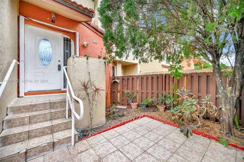 Copropriété à vendre à Miami, Floride: 3 chambres, 142.7 m2 № 2010881 - photo 1