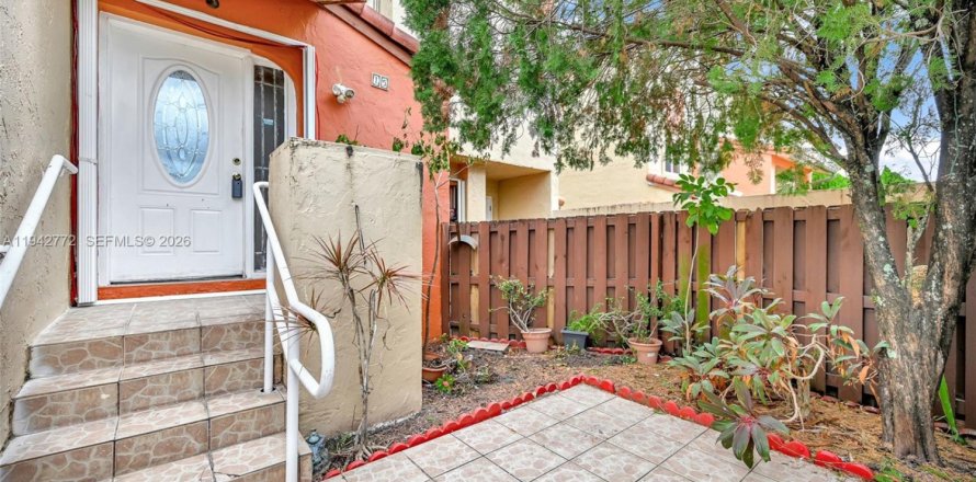 Condo à Miami, Floride, 3 chambres  № 2010881