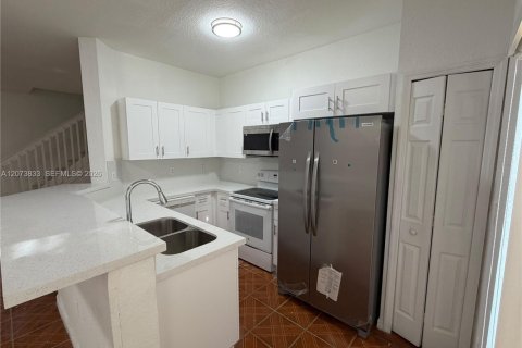Condo à Doral, Floride, 3 chambres  № 2311837
