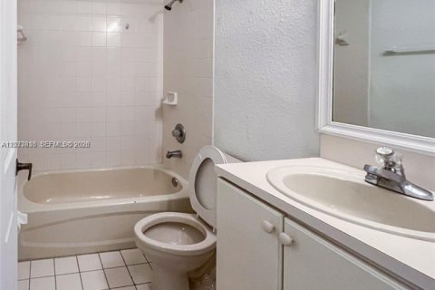 Copropriété à louer à Doral, Floride: 3 chambres, 135.82 m2 № 2311837 - photo 15