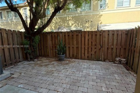 Copropriété à louer à Doral, Floride: 3 chambres, 135.82 m2 № 2311837 - photo 9
