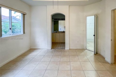 Copropriété à louer à Doral, Floride: 3 chambres, 135.82 m2 № 2311837 - photo 12