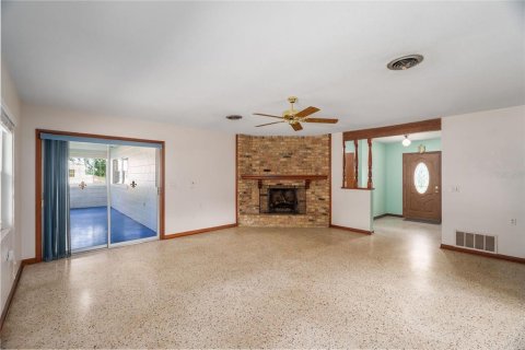 House in Orlando, Florida 4 bedrooms, 167.97 sq.m. № 1885099 - photo 4
