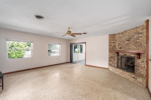 House in Orlando, Florida 4 bedrooms, 167.97 sq.m. № 1885099 - photo 5