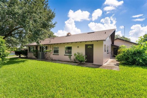 House in Orlando, Florida 4 bedrooms, 167.97 sq.m. № 1885099 - photo 24