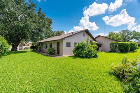 House in Orlando, Florida 4 bedrooms, 167.97 sq.m. № 1885099 - photo 3