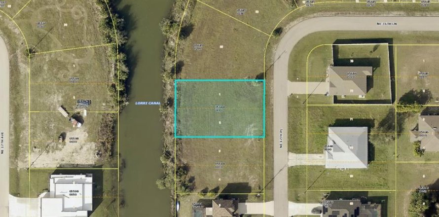 Terrain à Cape Coral, Floride № 2228978