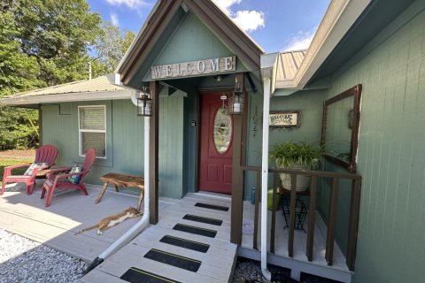 House in Crestview, Florida 3 bedrooms, 143.81 sq.m. № 590257 - photo 1
