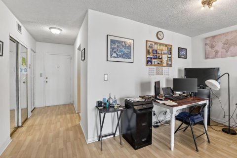 Condominio en venta en Hallandale Beach, Florida, 1 dormitorio, 85.47 m2 № 2251924 - foto 12