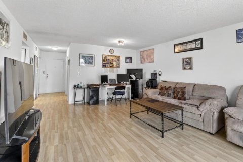 Condominio en venta en Hallandale Beach, Florida, 1 dormitorio, 85.47 m2 № 2251924 - foto 9