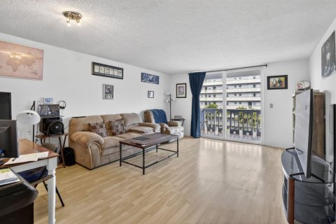 Condominio en venta en Hallandale Beach, Florida, 1 dormitorio, 85.47 m2 № 2251924 - foto 8