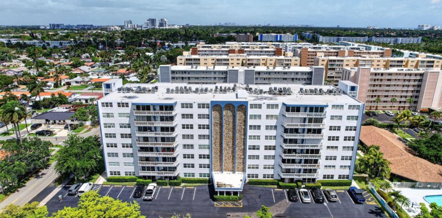 Condominio en Hallandale Beach, Florida, 1 dormitorio № 2251924
