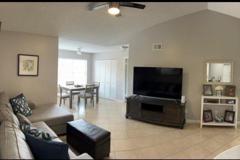 Appartement à louer à Orlando, Floride: 2 chambres, 97.92 m2 № 2388097 - photo 4