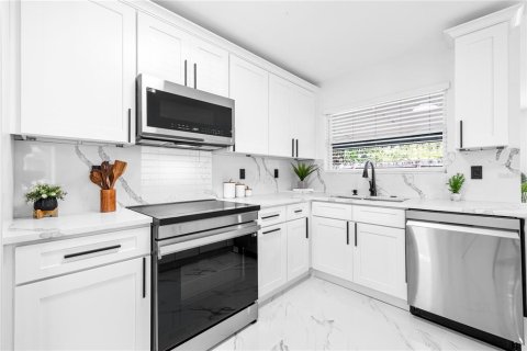 Casa en venta en Palm Harbor, Florida, 3 dormitorios, 128.11 m2 № 1880778 - foto 5