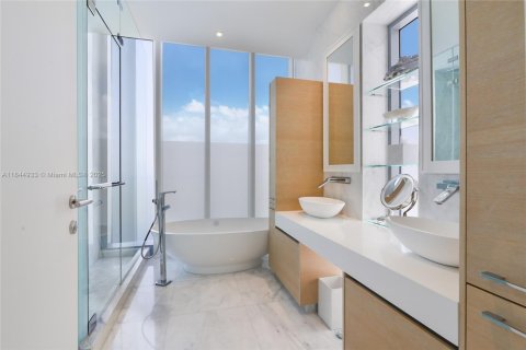 Copropriété à louer à Surfside, Floride: 4 chambres, 335.01 m2 № 1841283 - photo 11