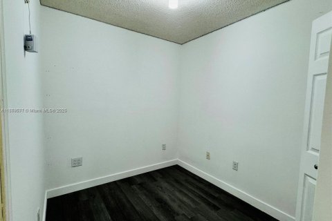 Condominio en alquiler en Miami, Florida, 2 dormitorios, 88.26 m2 № 1928807 - foto 14