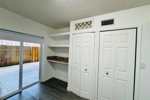 Condominio en alquiler en Miami, Florida, 2 dormitorios, 88.26 m2 № 1928807 - foto 8
