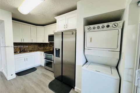 Condominio en alquiler en Miami, Florida, 2 dormitorios, 88.26 m2 № 1928807 - foto 6